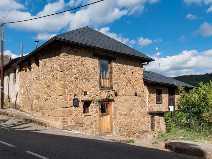 Casa de piedra reformada a 5km de Bembibre